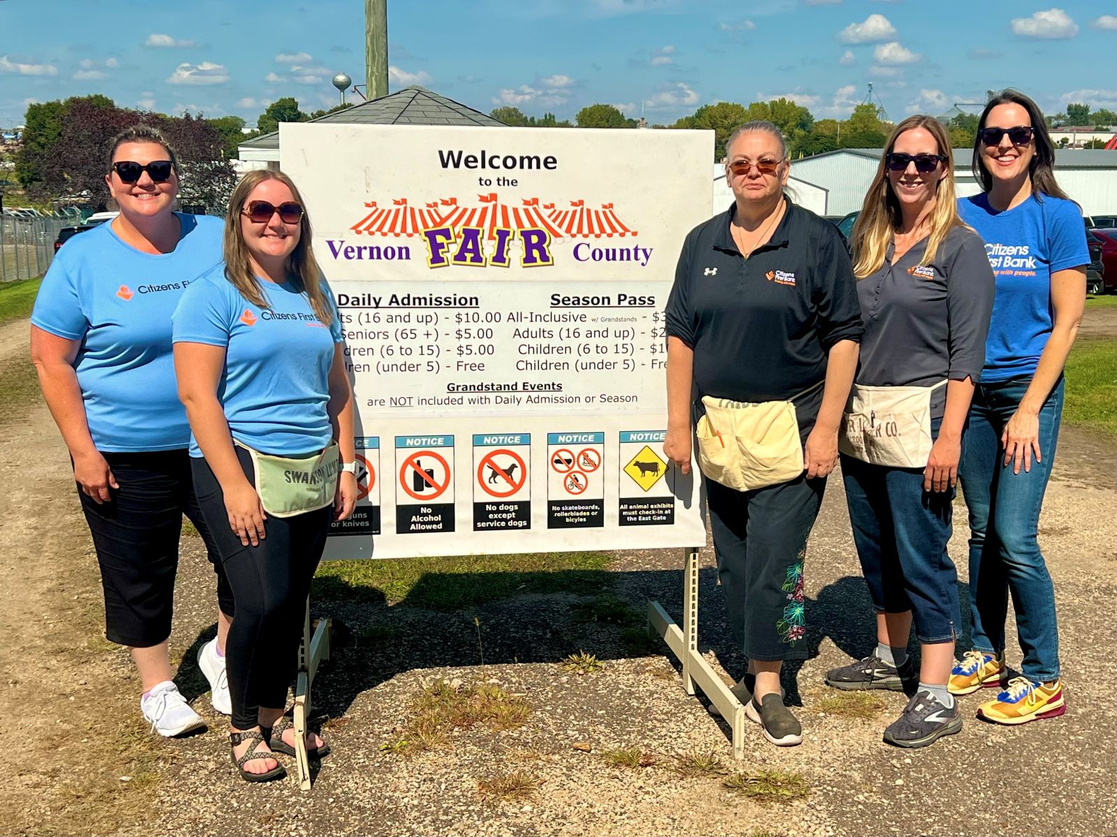 Citizens First Bank employees supporting the Vernon County Fair